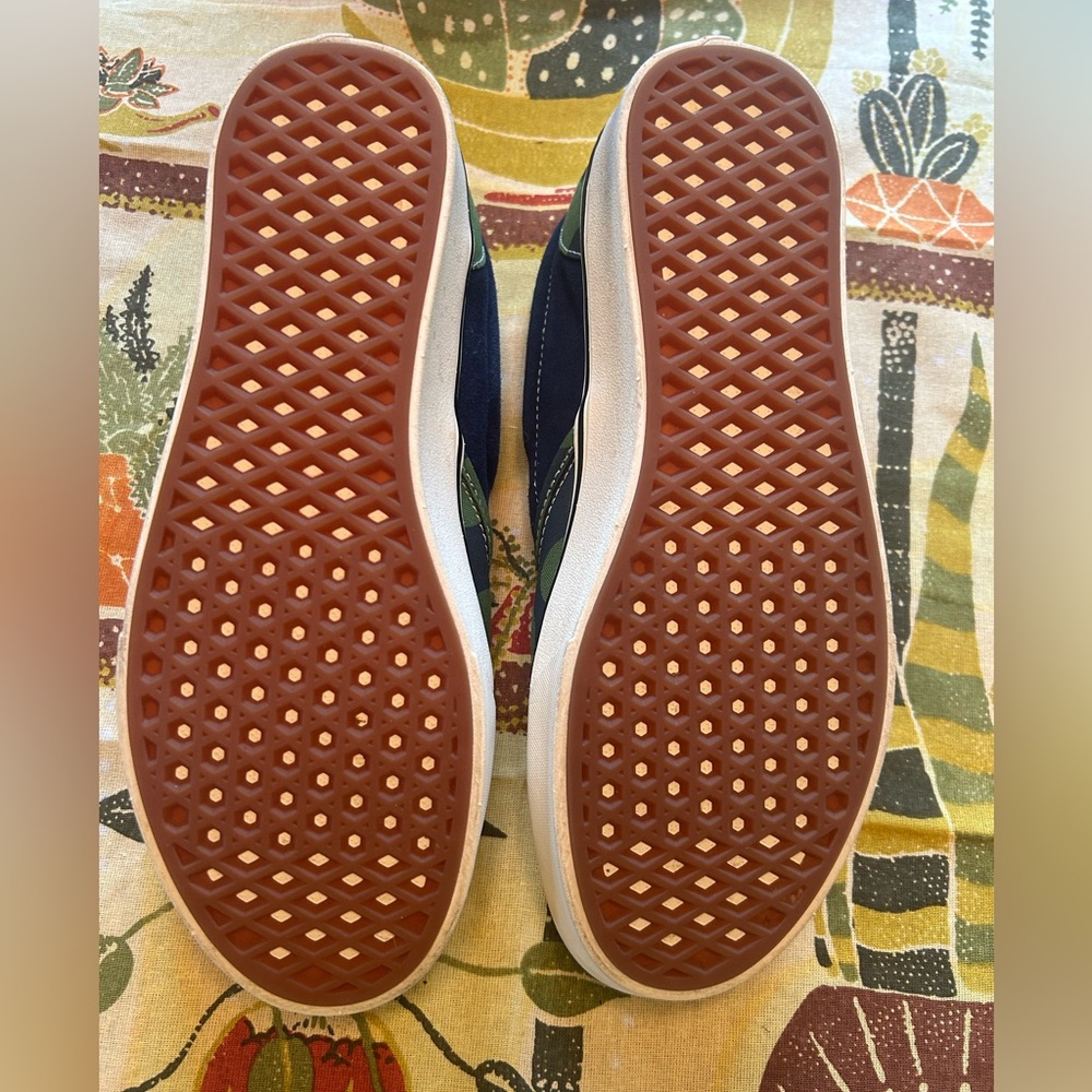 Vans Comfycush Slip, SZ 11 - Picture 6 of 8